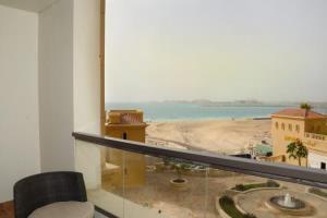 Отель 02 Bahar 4 With Sea View Дубай Экстерьер фото